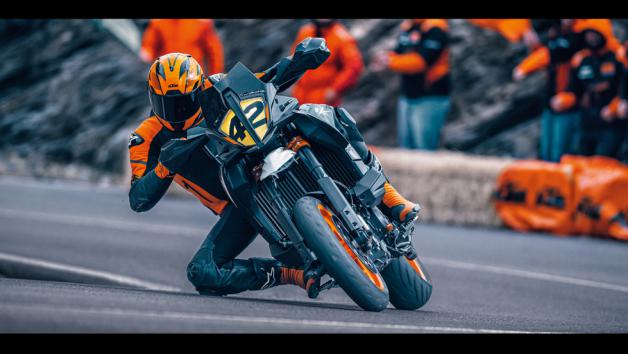 KTM 890 SMT: Εθισμός στην Αδρεναλίνη  